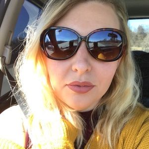 Meet your Posher, Christina